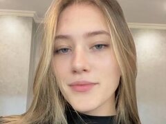 ElizabethDebicki's Thumbnail